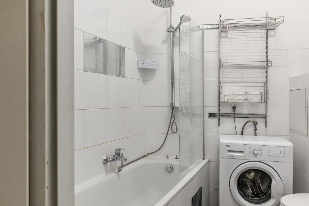 Joyful 2Br Shared Apt Near Millenium Tower & Danube River Bécs Kültér fotó