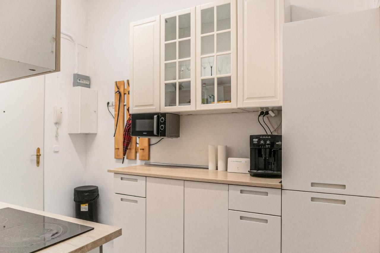 Joyful 2Br Shared Apt Near Millenium Tower & Danube River Bécs Kültér fotó