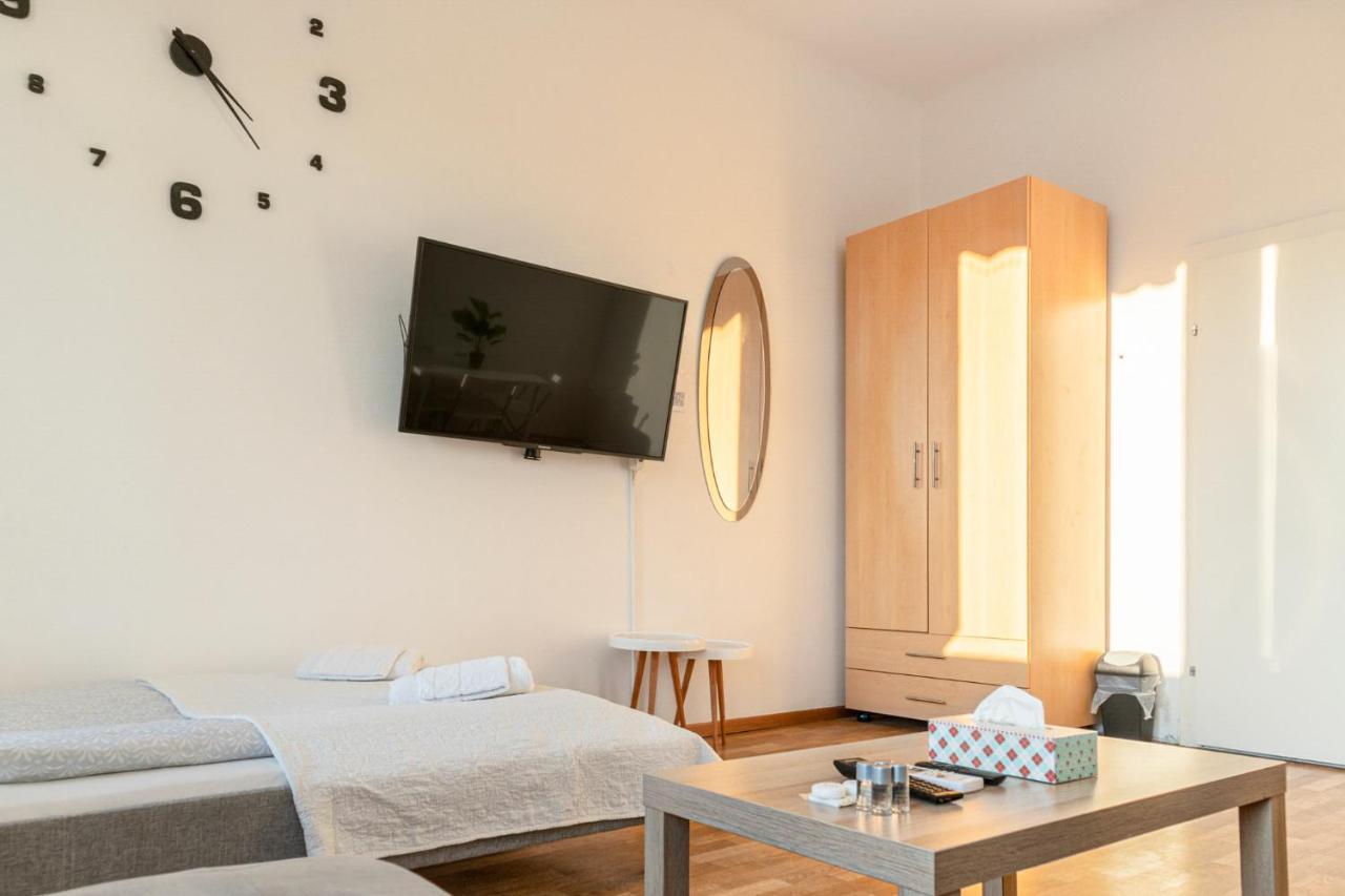 Joyful 2Br Shared Apt Near Millenium Tower & Danube River Bécs Kültér fotó