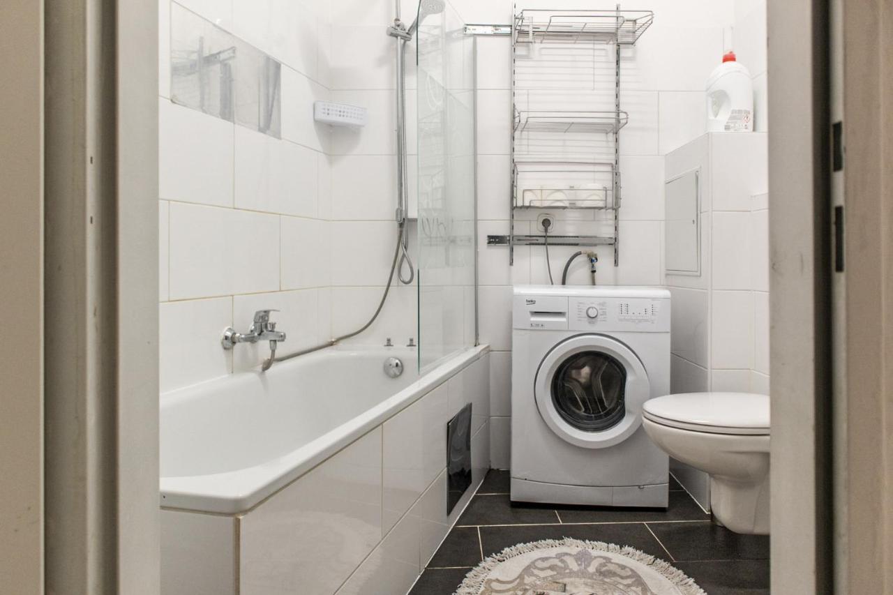 Joyful 2Br Shared Apt Near Millenium Tower & Danube River Bécs Kültér fotó